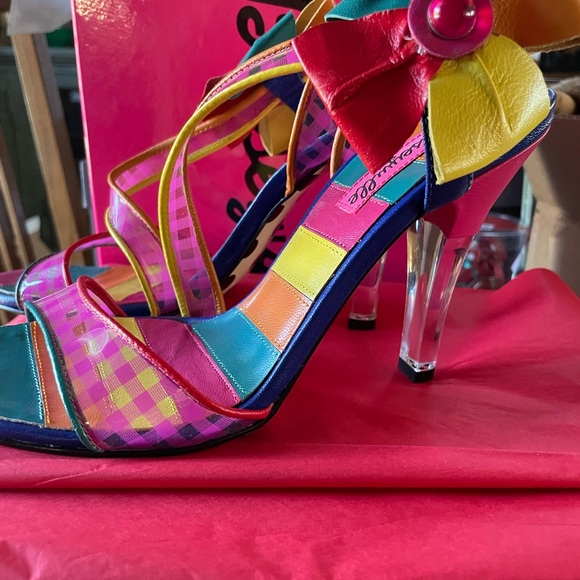 SOLD

VINTAGE Betsey Johnson / BETSEYVILLE ! Shoes 7 1/2 Pristine ! - Picture 2 of 5